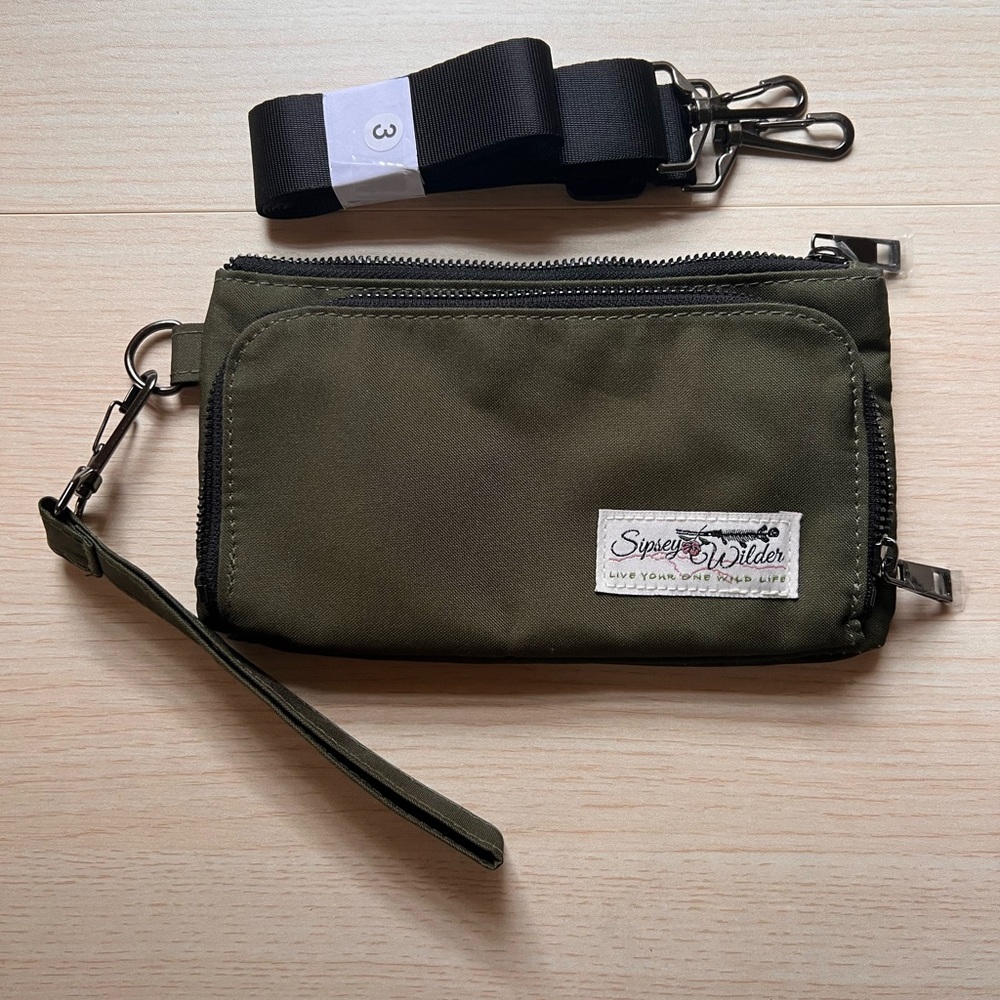 Sipsey Wilder Venture Wallet in Forest Green NWOT